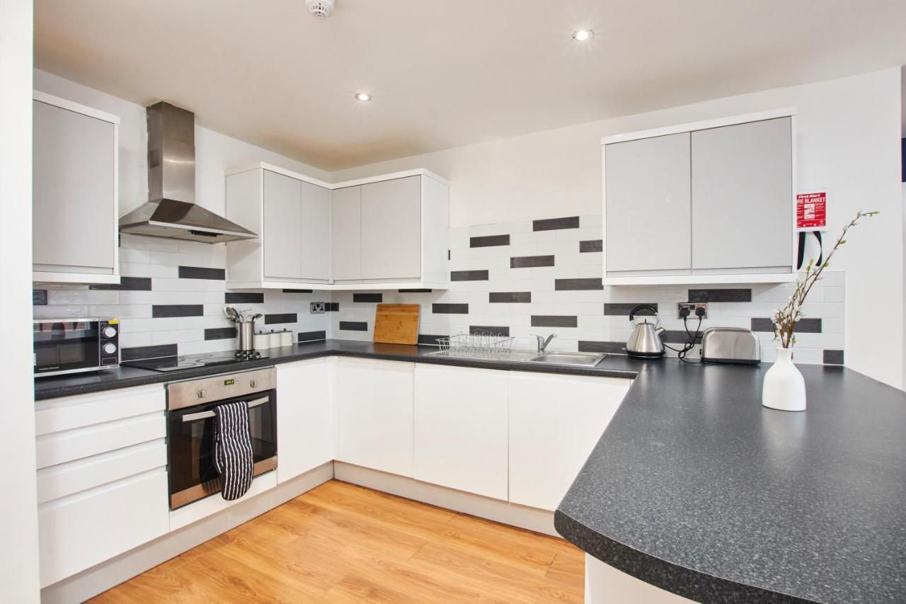 Stunning City Centre 3 Bed, 3 Bath - Sleeps 8! Appartement Leeds  Buitenkant foto