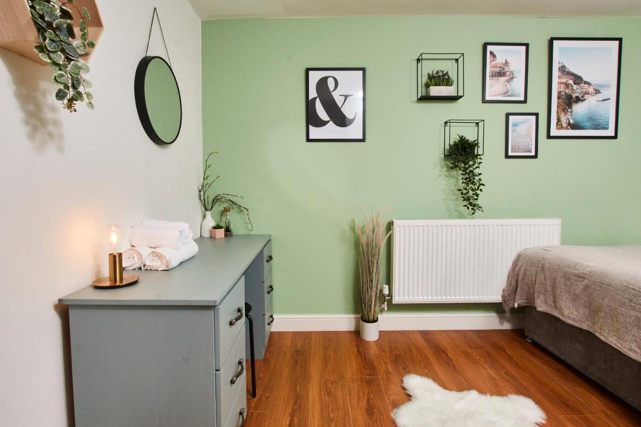 Stunning City Centre 3 Bed, 3 Bath - Sleeps 8! Appartement Leeds  Buitenkant foto
